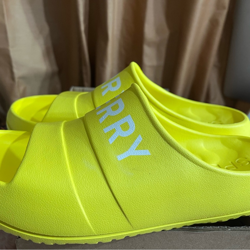 Sperry 10
